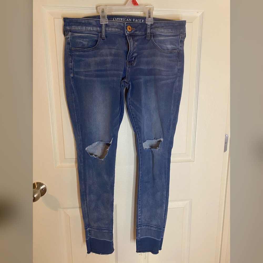 American Eagle Distressed skinny jeans